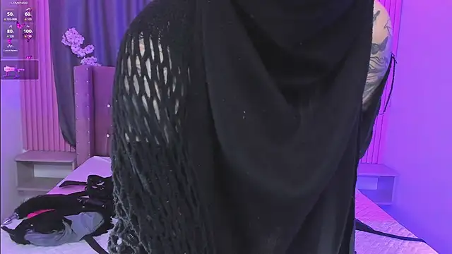 Chatroom XXX en direct de Nayla-Mouna