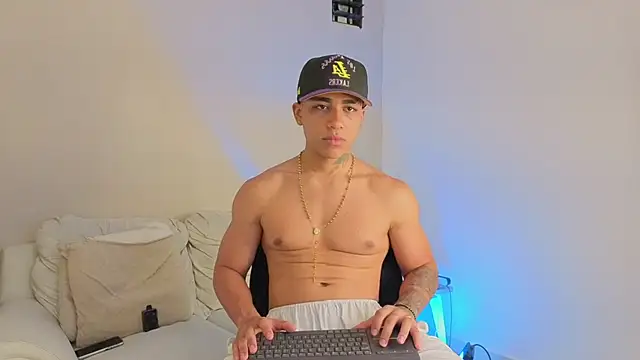 Apolo_Austin Chat XXX live