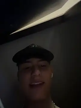 Lander_Cruz Chat XXX in diretta