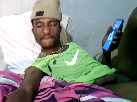 Chatroom XXX en direct de ChocolateBeretta75