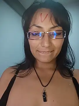 LucyCherry69 live XXX chat