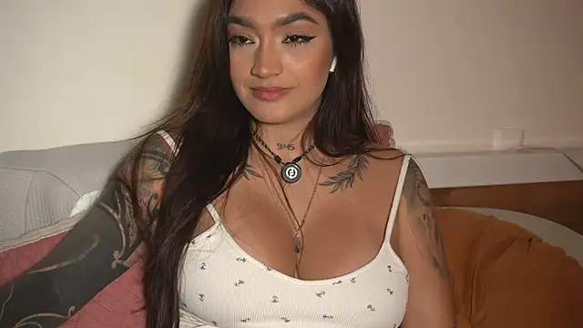 Chatroom XXX en direct de DaniDusan_
