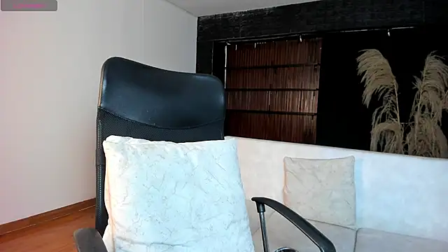 Chatroom XXX en direct de mily_Lopez
