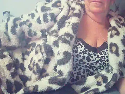 Playful_MILF_Demi Chat XXX in diretta
