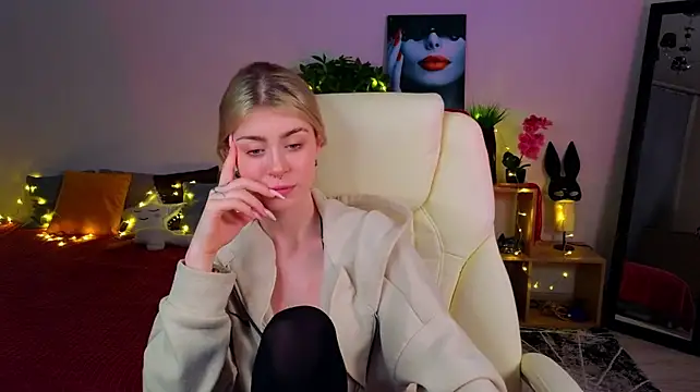 XXX chat uživo modela Lilycollins_