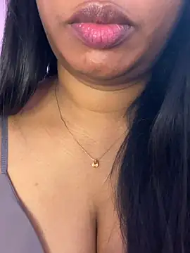 Tamil_Maaya live XXX chat