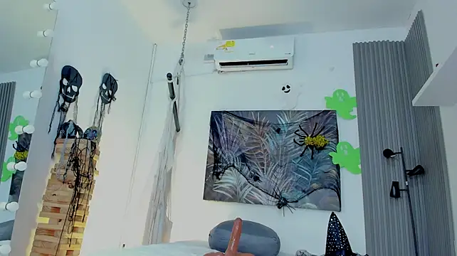 Chatroom XXX en direct de daviana_hills