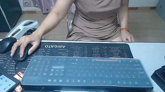 Chatroom XXX en direct de Mela889