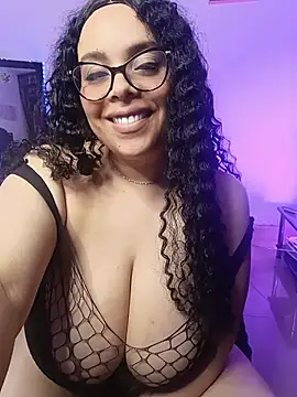 Chatroom XXX en direct de DesireByRoma