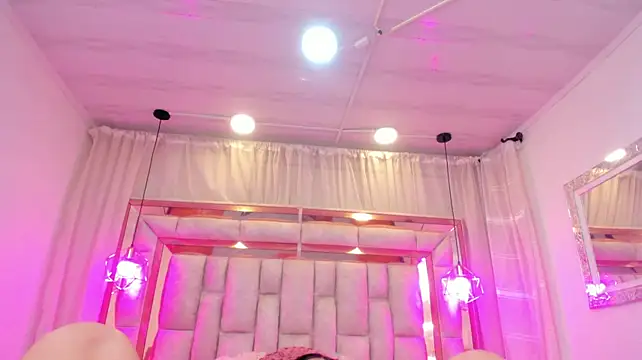 Francesca_Skuirt Chat XXX in diretta