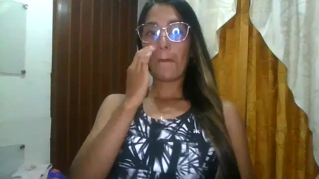 XXX chat uživo modela Juanabrunette7