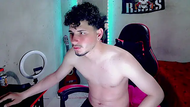 צ'אט XXX בשידור חי של Atom_Hot
