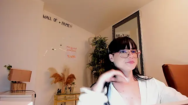 mira0_0 live XXX chat