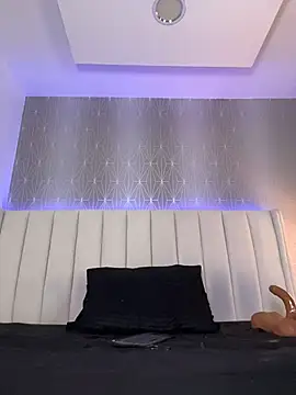 Mia-Medina live XXX chat