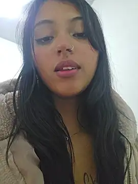 Chatroom XXX en direct de Yulia_Mercier_