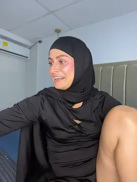 aisha_k Adlı Modelin Canlı XXX Sohbeti