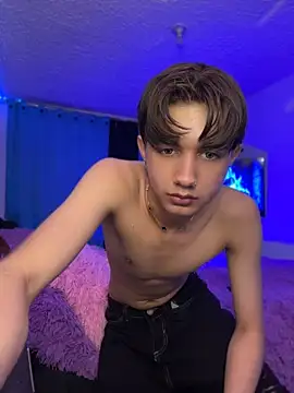 Chatroom XXX en direct de Helly_BOss7