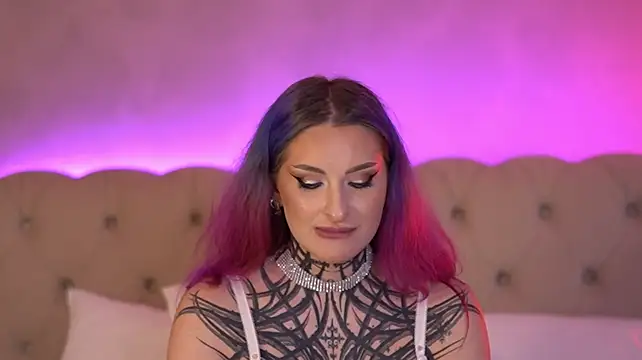 ElviraRae live XXX chat