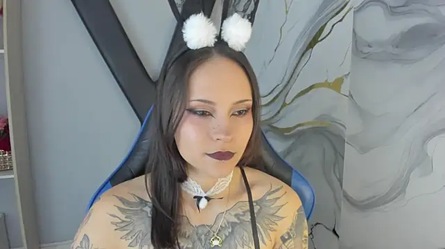 Czat XXX na żywo – AnnyThompson_