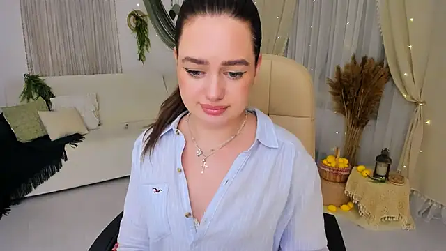 MiracleCurly Adlı Modelin Canlı XXX Sohbeti