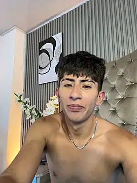 XXX chat uživo modela AndyJustgame_