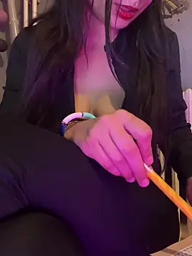 Czat XXX na żywo – LaPetitechienne1