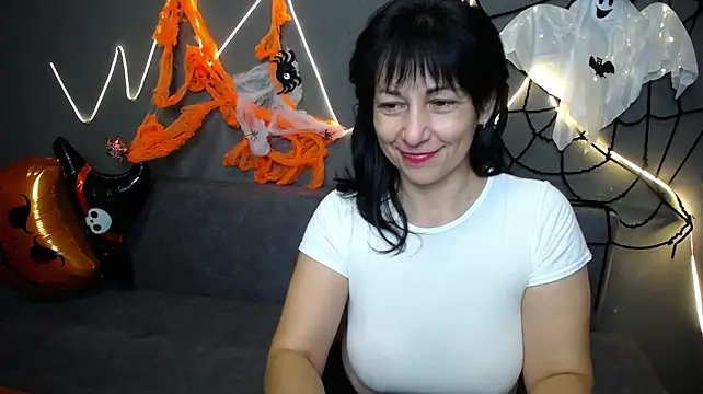 LiluGrants – Live XXX-chat