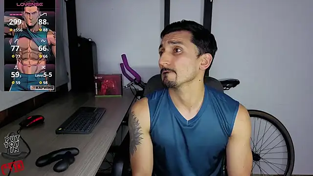 Marck_Muscle élő XXX-chatje