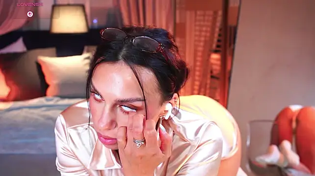 LunaNight live XXX chat
