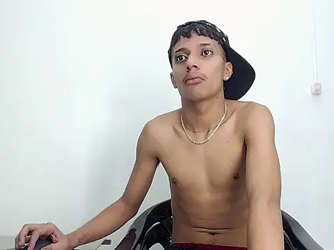 Онлайн чат XXX brayan__hot__