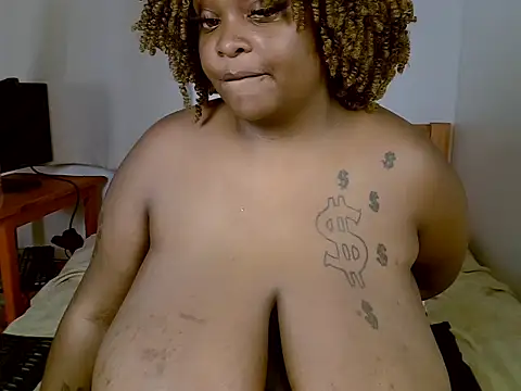 Chat XXX en directo de Juicymelonia