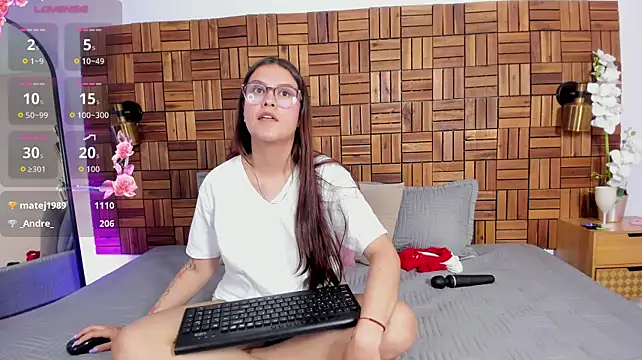 madydoll_'s Live XXX Chat