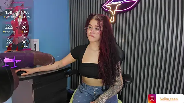 Chatroom XXX en direct de Valka_teen1