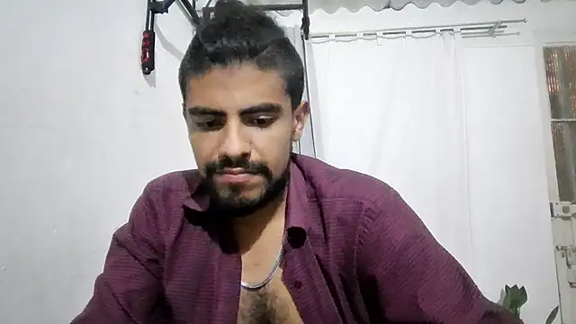 XXX chat uživo modela JBond007BBC