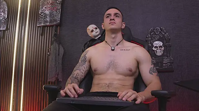 צ'אט XXX בשידור חי של JacksonOlsenn