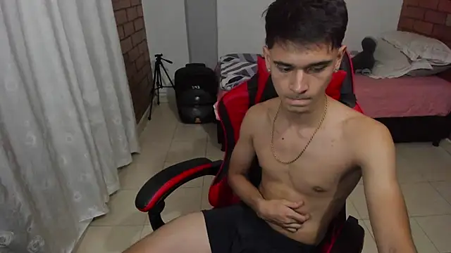 Aron_Boyy: απευθείας συνομιλία ΧΧΧ