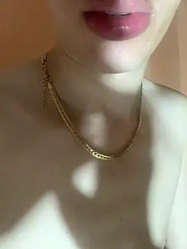 MiroKari2 élő XXX-chatje
