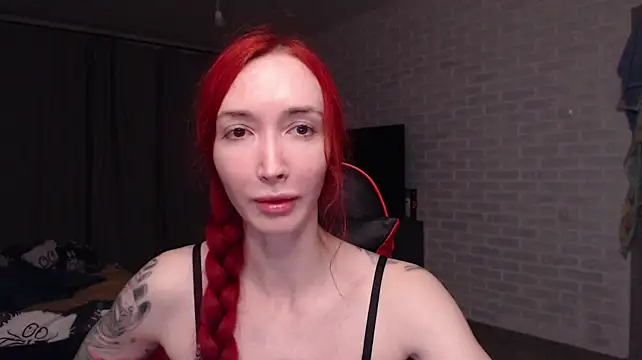 Roxy_Silver Adlı Modelin Canlı XXX Sohbeti