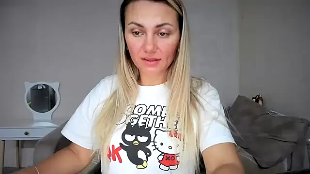 MonicaSweettty Adlı Modelin Canlı XXX Sohbeti