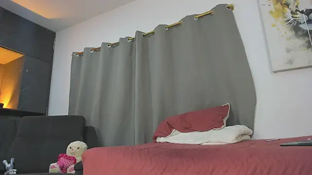 Chatroom XXX en direct de naomi_belini