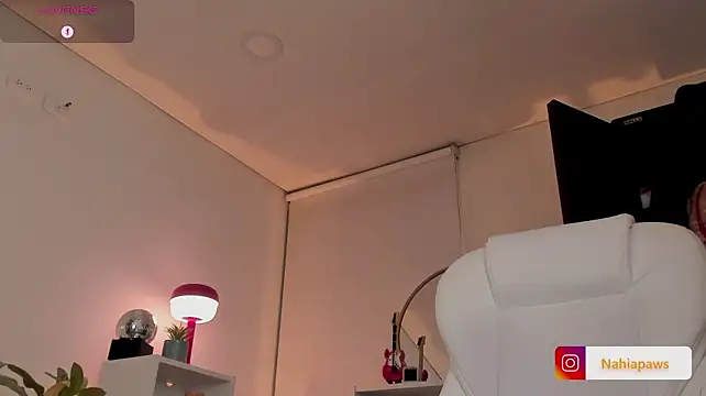 nahiapaws – Live XXX-chat