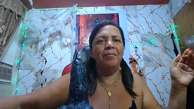 Chatroom XXX en direct de alina_maturehot