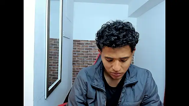XXX chat uživo modela WIZARD-ALESSANDRO