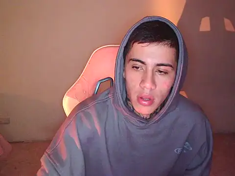 XXX chat uživo modela David_LongVibe