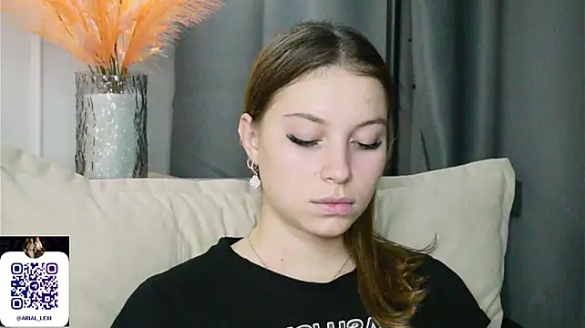 Sairallyn live XXX chat