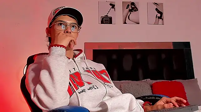XXX chat uživo modela Alexxus_Smith
