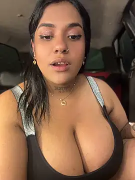 Nahomy-firee live XXX chat