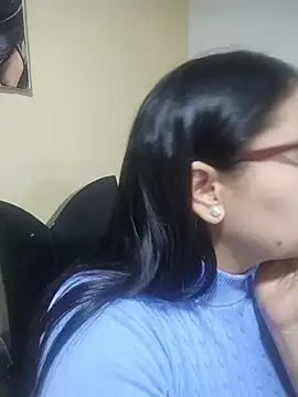 BlueeDiamond's Live XXX Chat