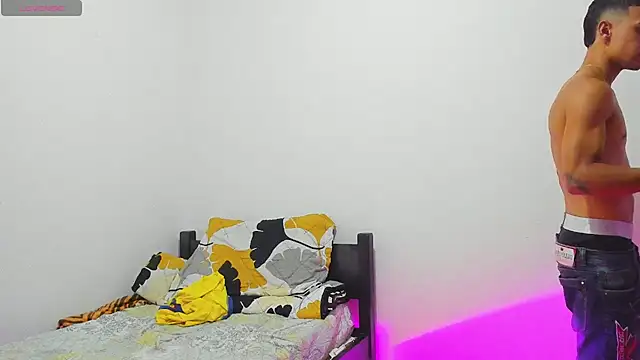XXX chat uživo modela Teo_Rave