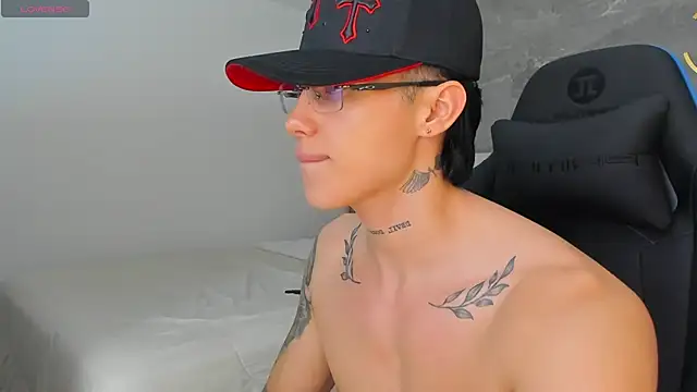 Samuell_777 Adlı Modelin Canlı XXX Sohbeti